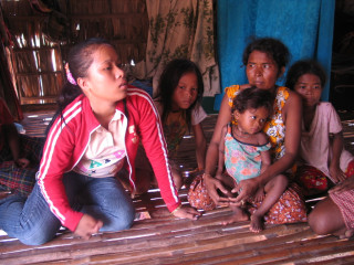 orphanage-no-finers-no-toes-10