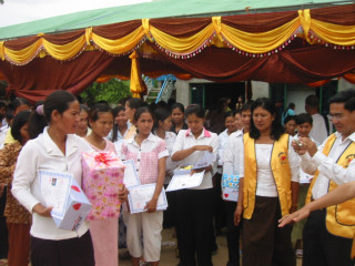 sewing-students-graduates-80