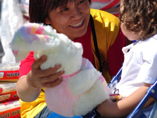 2011-05-01-east-la-community-distribution