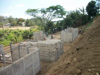 600635_10151650880821992_1123851207_n