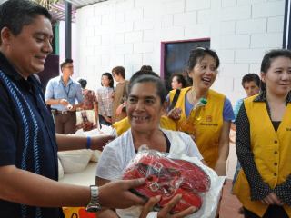 45798_10152049991396992_129468035_n