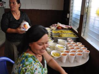 485366_10152049939851992_1596994941_n