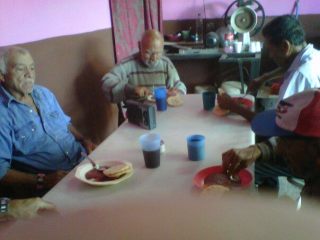 481191_621782321170926_1030677280_n