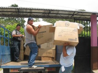 521307_10152120215271992_534606476_n