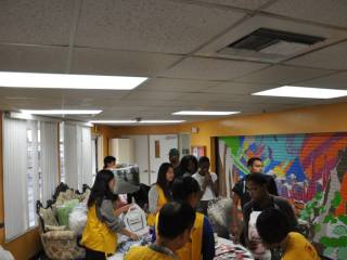 563745_10152544385446992_1736557471_n