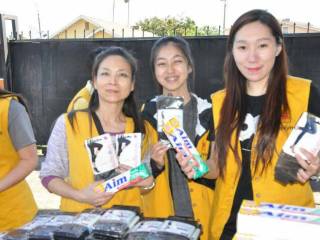 2017 4/8 Women Shelter Distribution