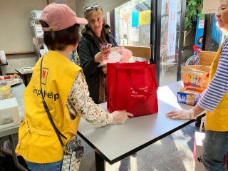 2026-01-30-charity-homeless-gift-1