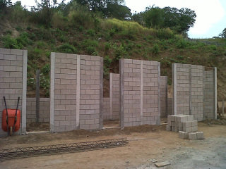 img00027-20120219-1556