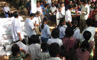 2002-11-08 Cambodia Distribution
