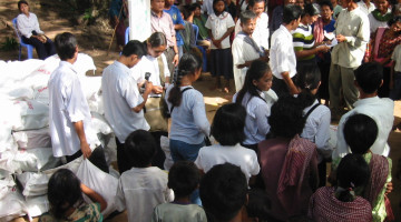 2002-11-08 Cambodia Distribution