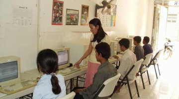 2004-01-18 Cambodia Computer School