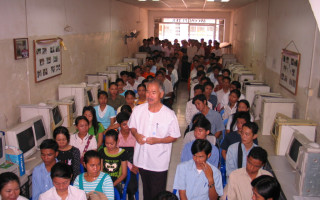 2006-05-16 Cambodia Computer School