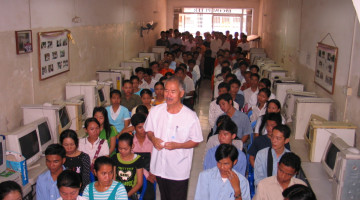 2006-05-16 Cambodia Computer School