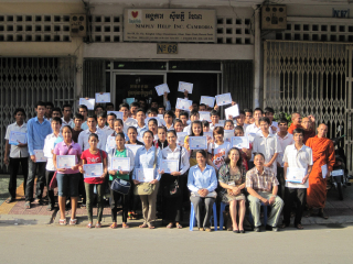 group-pic-it-school-cambodia-nov-2009-002