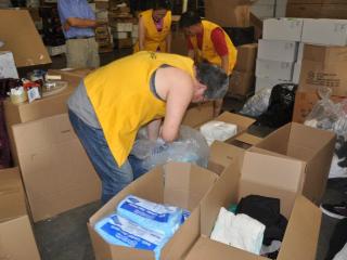 charity-simplyhelp-volunteer-warehouse-6