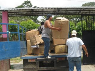 543128_10152120215981992_218650866_n