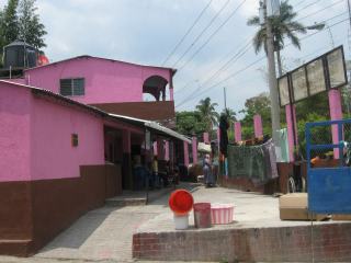 9992_10152120215586992_1222572634_n