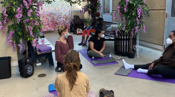 2022 2/22 Donate Yoga Ring To Women Shelter
