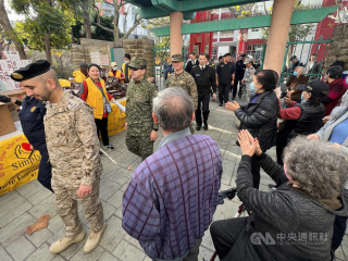 2023-01-11-gifts-for-seniors-2