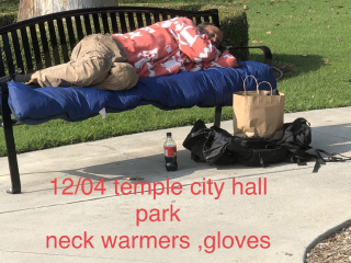 2024-12-04-charity-homeless-distribution-3