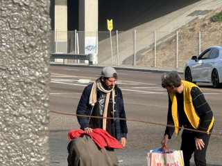 2024-11-29-charity-homeless-distribution